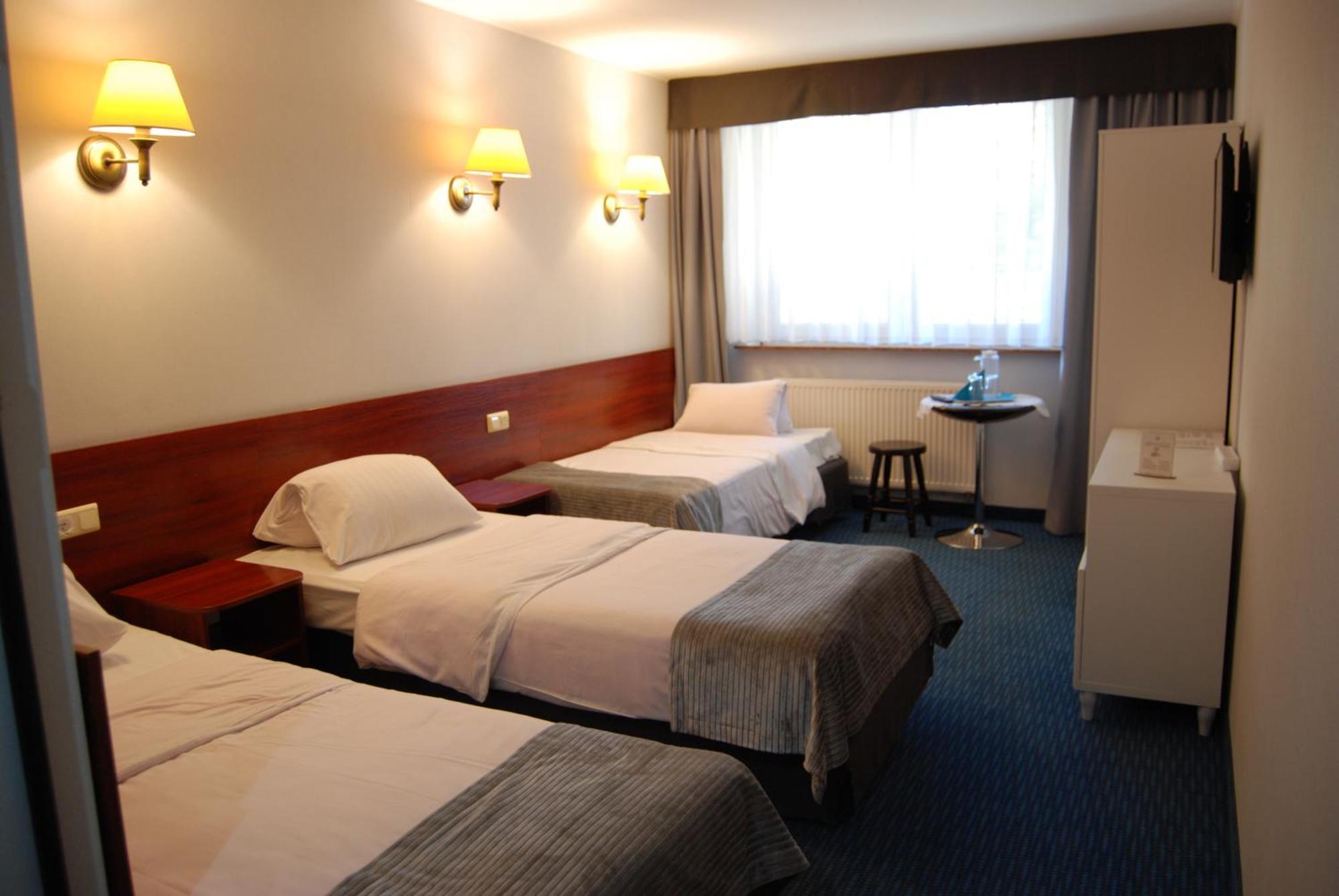 Amigo Hotel Sulejówek Exteriér fotografie