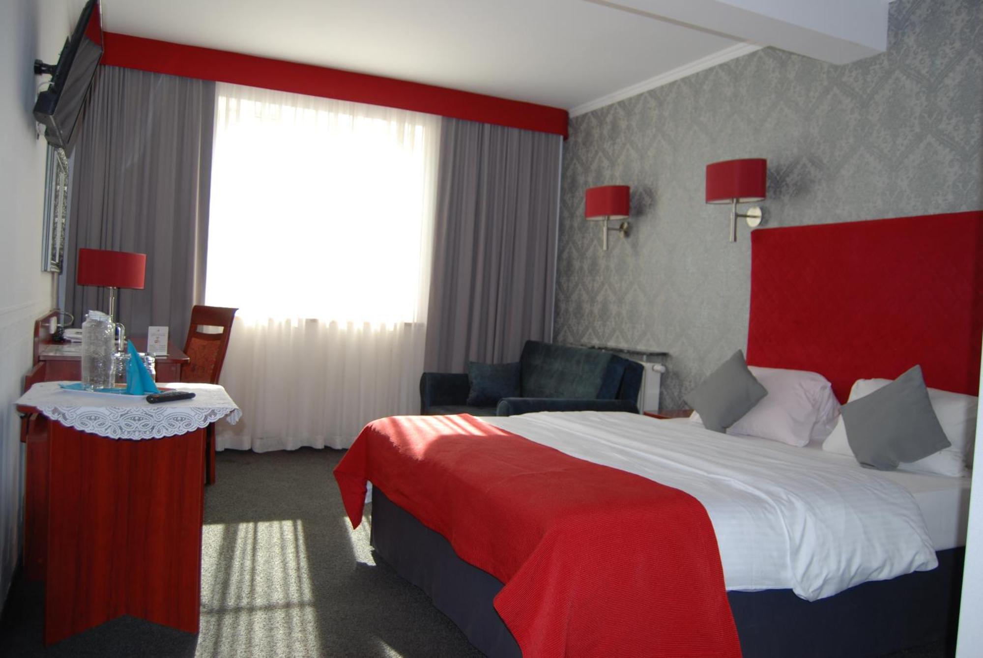Amigo Hotel Sulejówek Exteriér fotografie